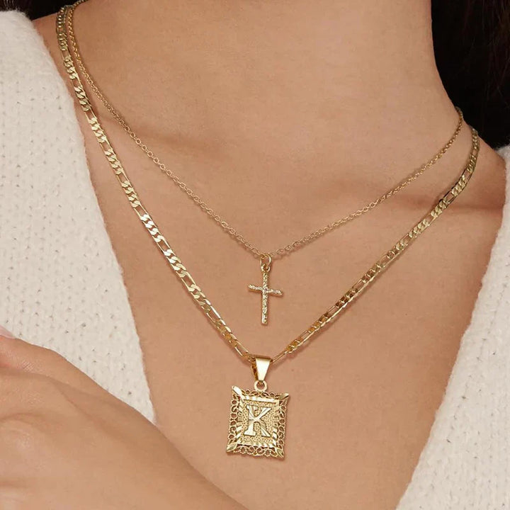 Conjunto de Colar com Iniciais Cruzadas
