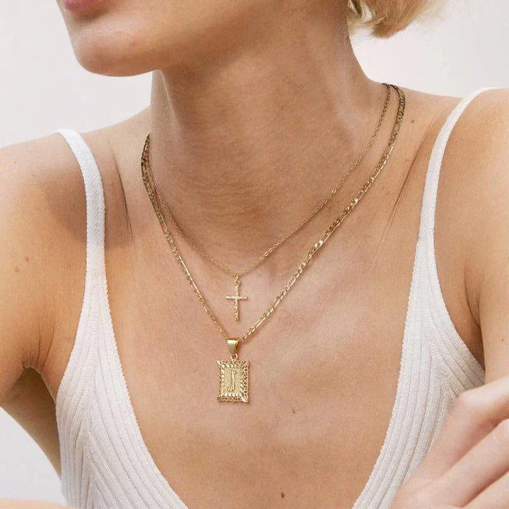 Conjunto de Colar com Iniciais Cruzadas