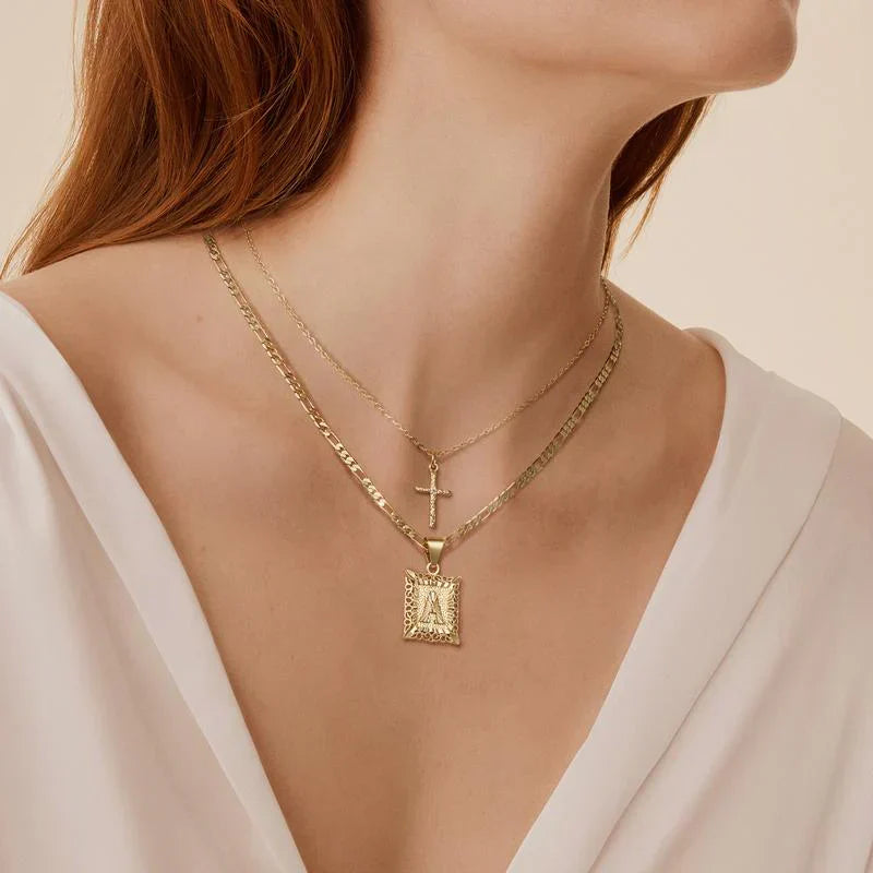 Conjunto de Colar com Iniciais Cruzadas