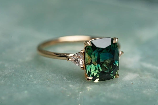 Anel Vintage de Pedra Verde