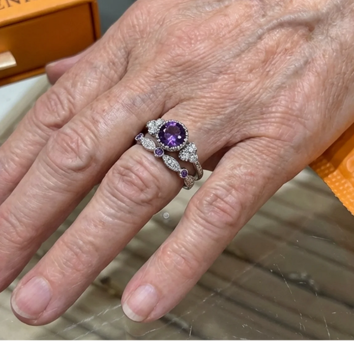 Conjunto de Anéis Coroa Violeta