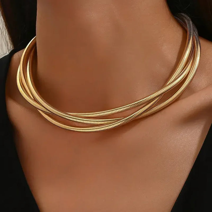 Colar Dourado Três Camadas